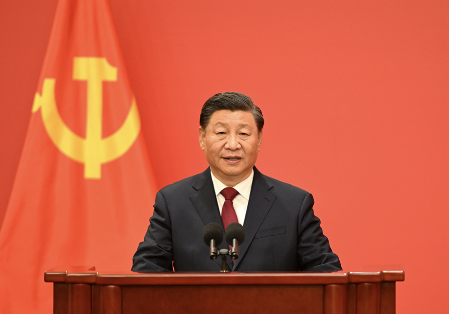 　　10月23日，剛剛在中國共產黨第二十屆中央委員會第一次全體會議上當選的中共中央總書記習近平和中共中央政治局常委李強、趙樂際、王滬寧、蔡奇、丁薛祥、李希在北京人民大會堂同中外記者親切見面。這是習近平發(fā)表重要講話。 
