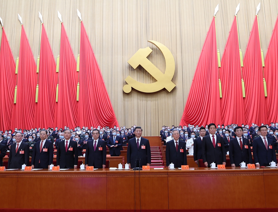 10月22日，中國共產黨第二十次全國代表大會在北京人民大會堂勝利閉幕。這是習近平、李克強、栗戰(zhàn)書、汪洋、王滬寧、趙樂際、韓正、王岐山、胡錦濤在主席臺上。